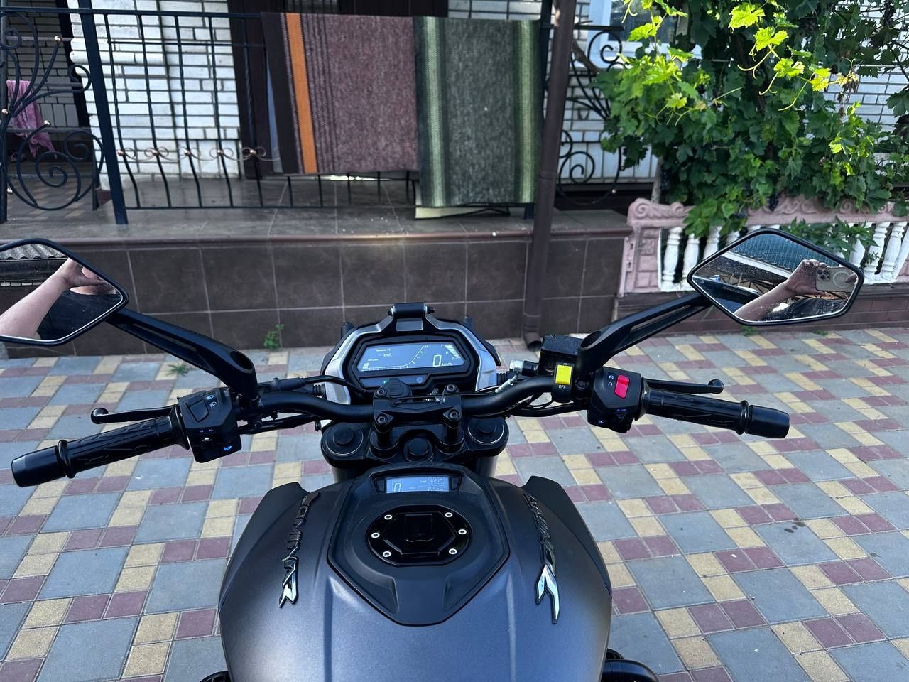 Продам BAJAJ DOMINAR 400
Є доп світло
В гарному стані 
Детальна інформ