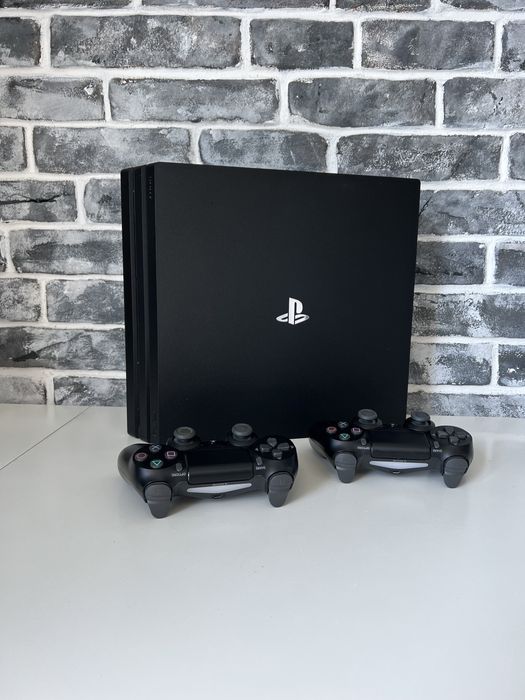 Ps4 pro 1 tb 72 рев - 19 игр , 2 джойстика - пс4