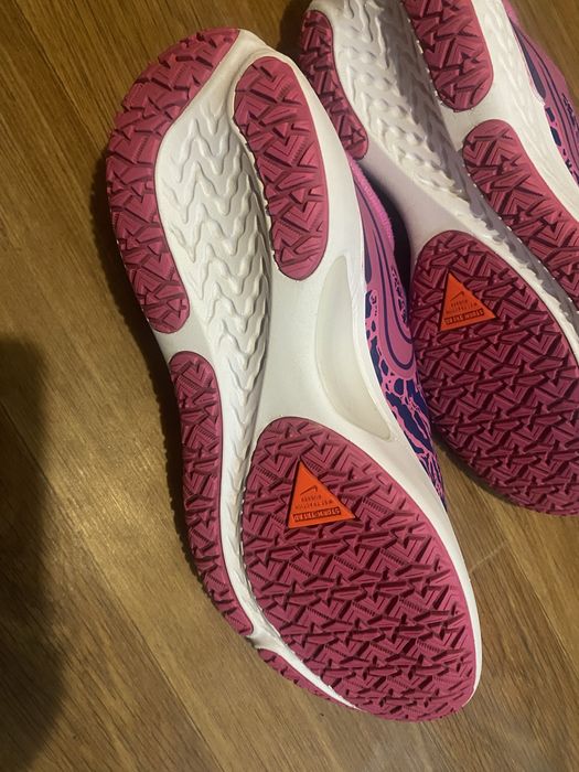 Професійні кросівки для біга