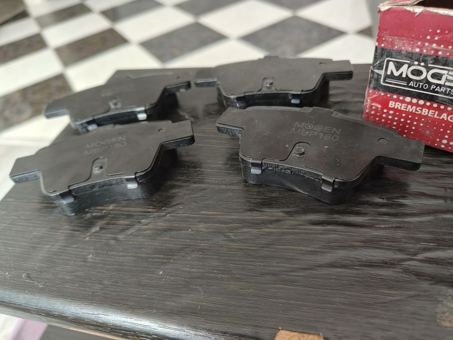 Колодки гальмівні задні MOGEN на Geely EMGRAND EC7 (1064001725)