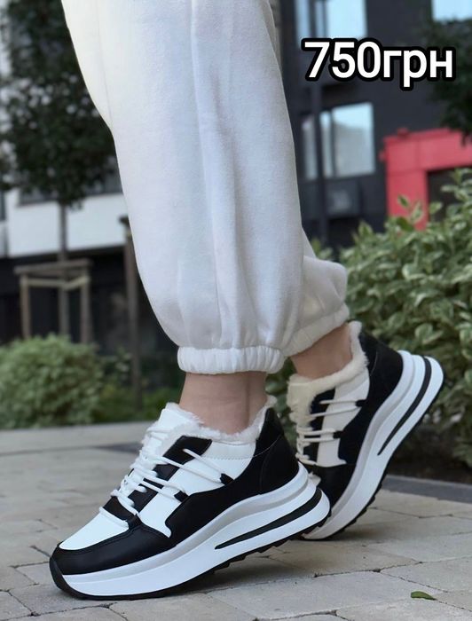 Жіночі кросівки зимові