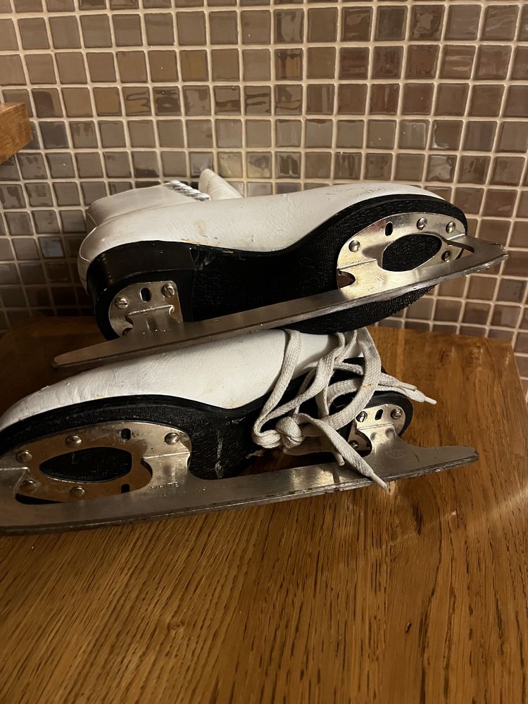 Łyżwy figurowe rozmiar 38 (24 cm)