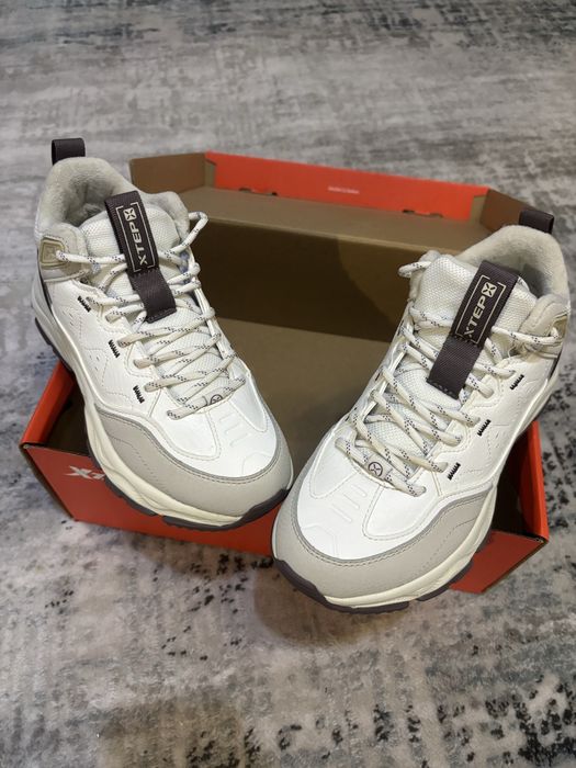 Зимові кросівки xtep зимние кросовкии