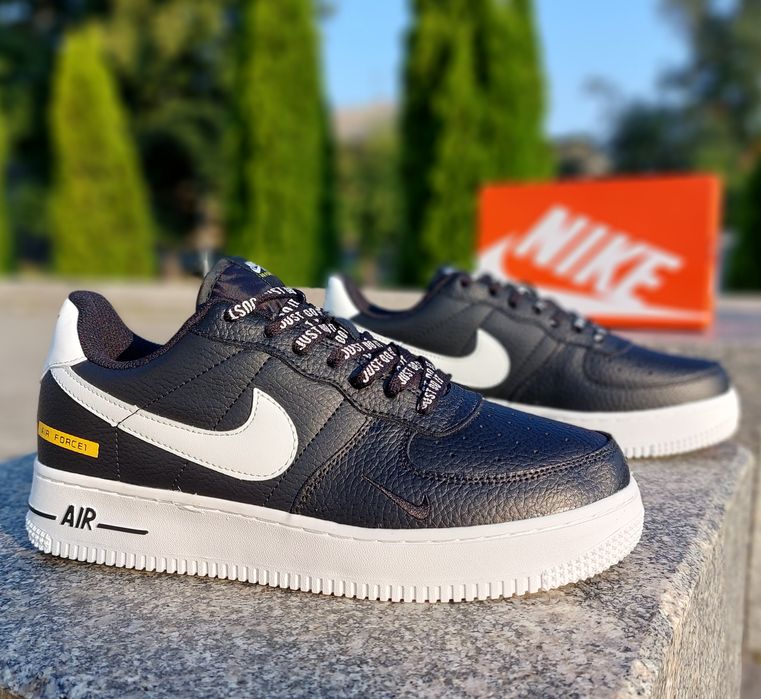 Чорні з білим чоловічі кросівки Nike Air Force 1 44 найк аір форс