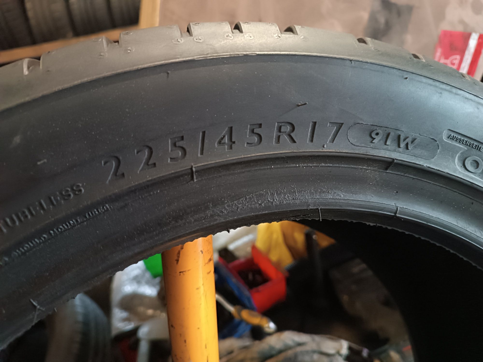 Sprzedam Oponę pojedynczą 225/45 r17 Dunlop