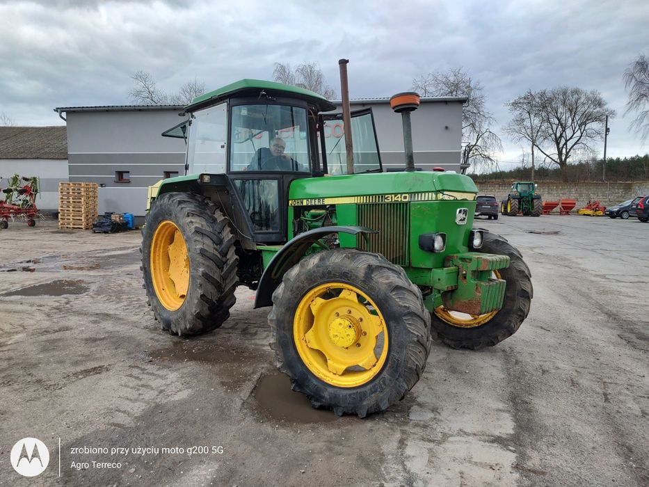 Ciągnik John Deere 3140 sprowadzony