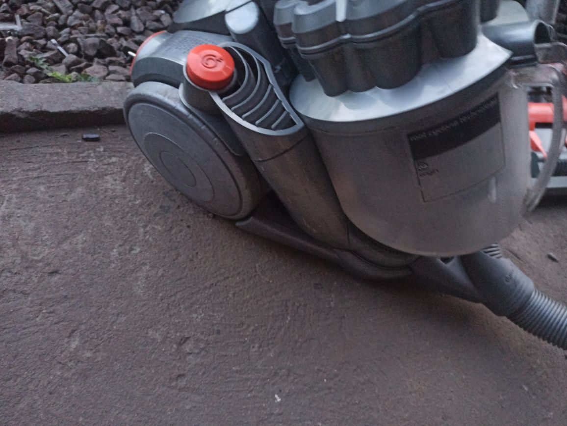 Dyson dc 08 1400w