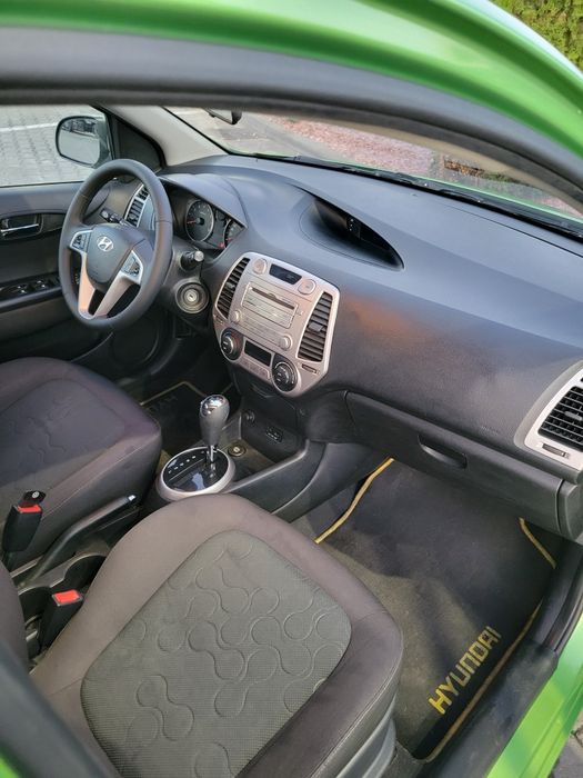 Hyundai I20 2010 1.4 автомат
