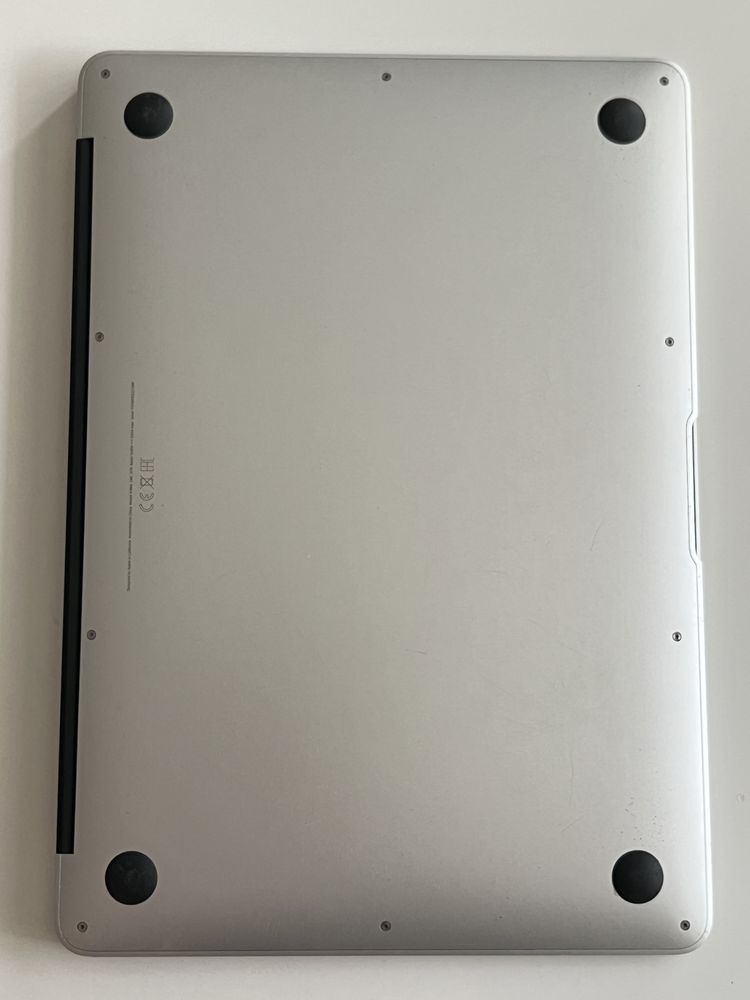 Macbook Air 2017r kupiony w 2018, i5, 8/128GB, Mac OS Sonoma