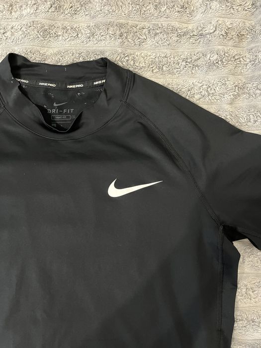 Термокофта Nike Чорного кольору