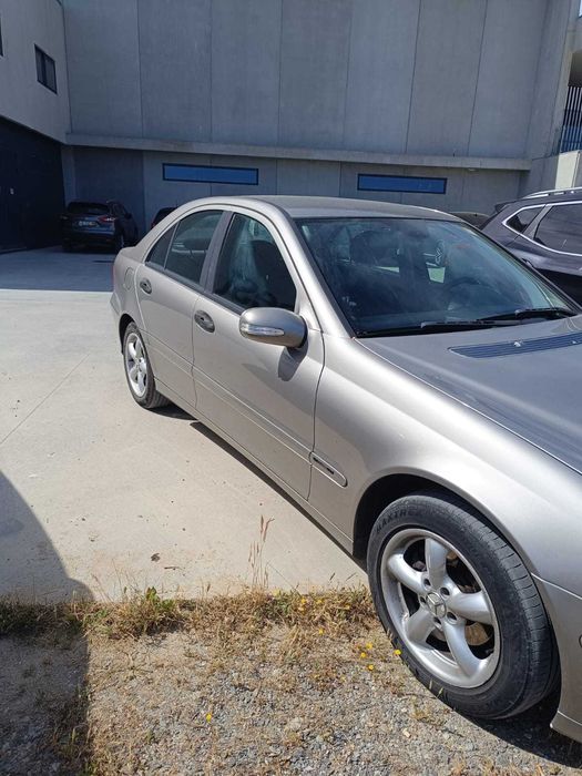 Mercedes-Benz C220