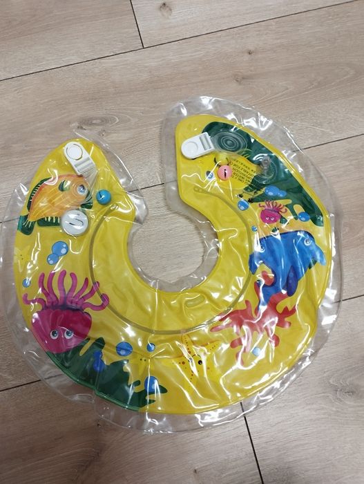 Круг для плавання