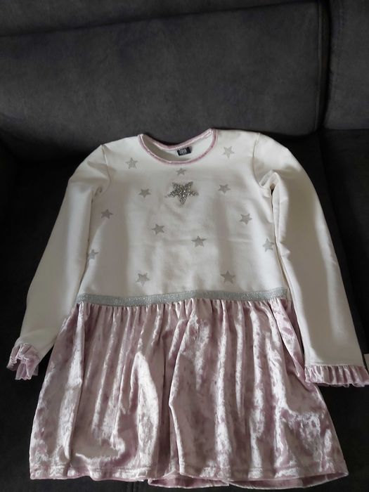 Ubrania dla dziewczynki 140/146