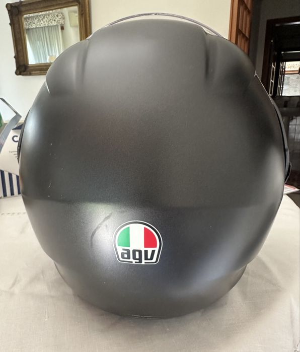 Capacete AGV , como novo , com mto poucas utilizações. Modular