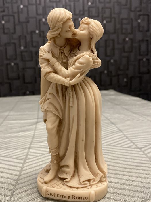 Статуэтка. Скульптура. Винтаж. Италия. Ромео и Джульетта.