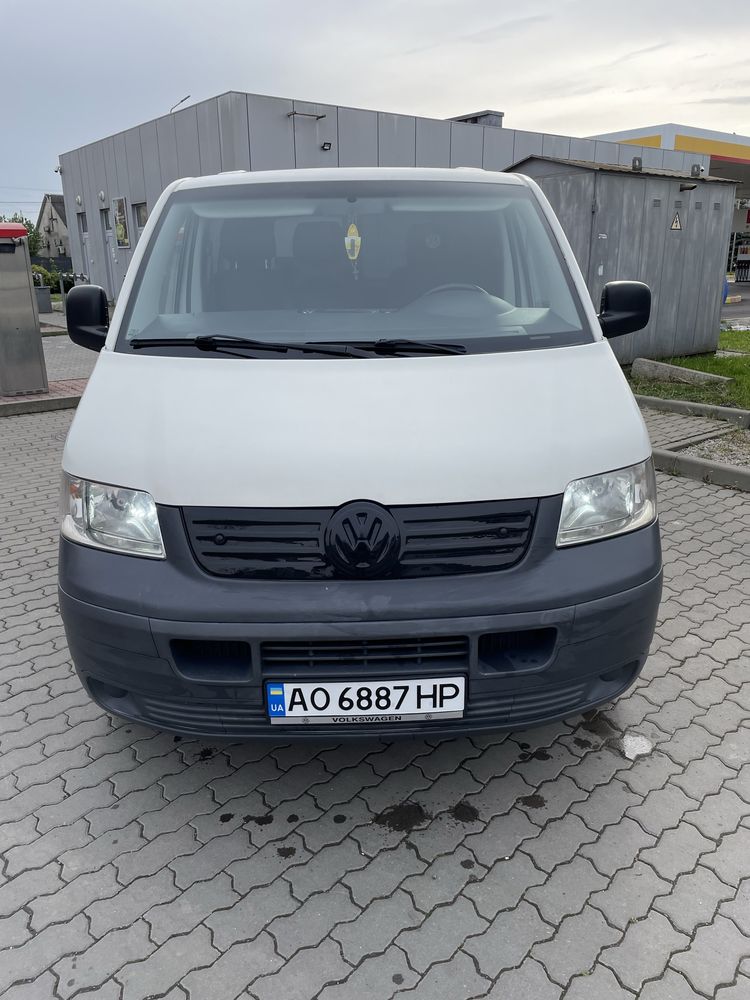 VOLKSWAGEN Transporter T5