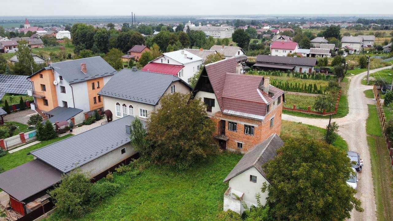 Продається будинок з ділянкою у смт.Меденичі