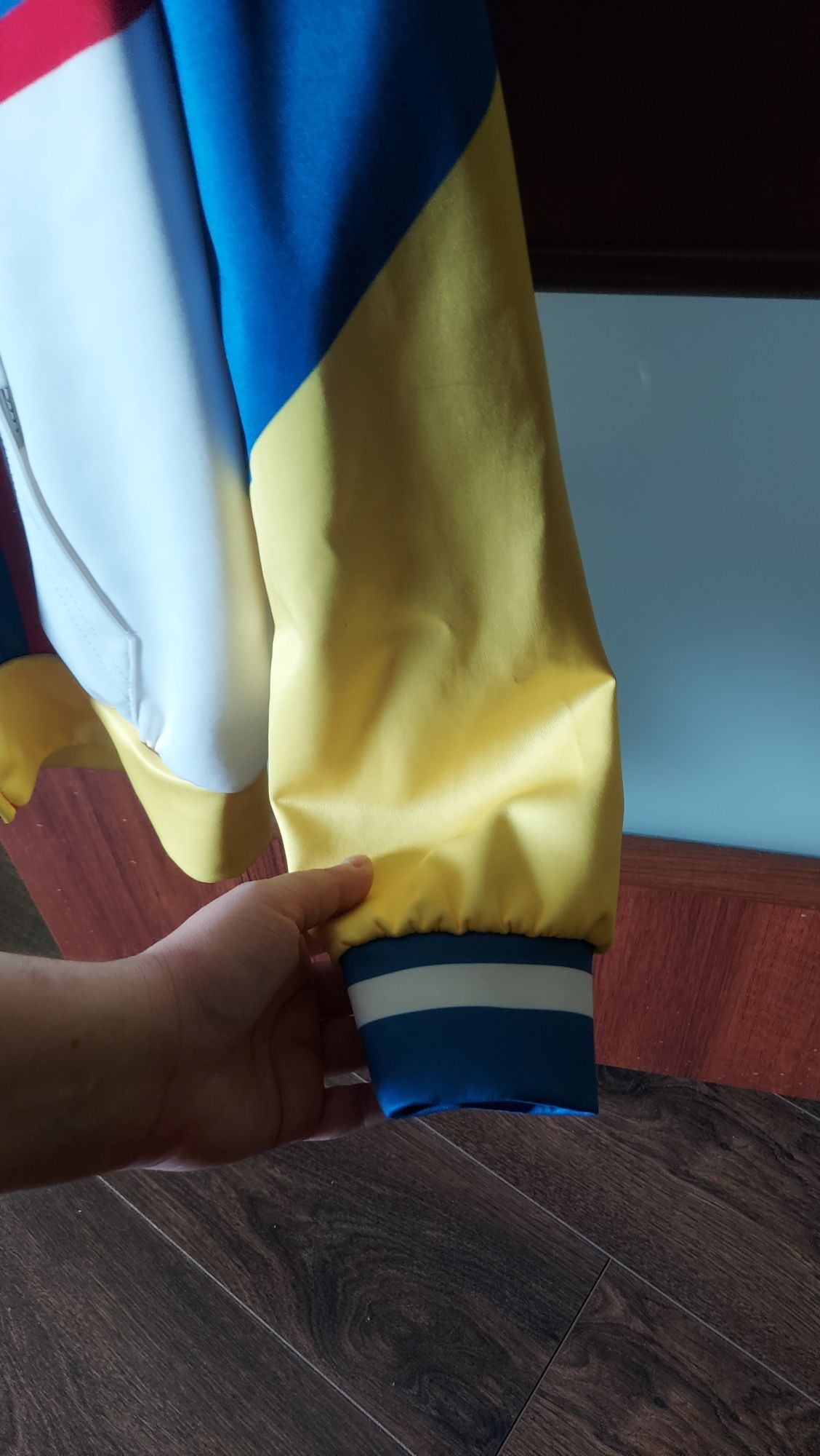 Bluza z kapturem na zamek MHA