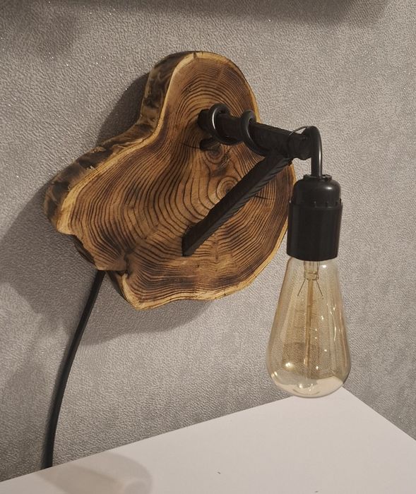 Стіновий світильник. Декор