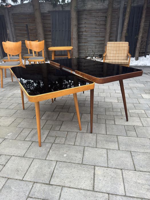 Stolik z czarnym szklanym blatem.Jiroutek.Czechoslowacja.