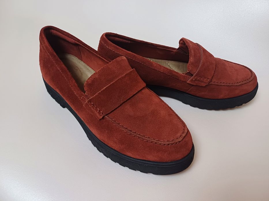 Замшеві лофери Clarks