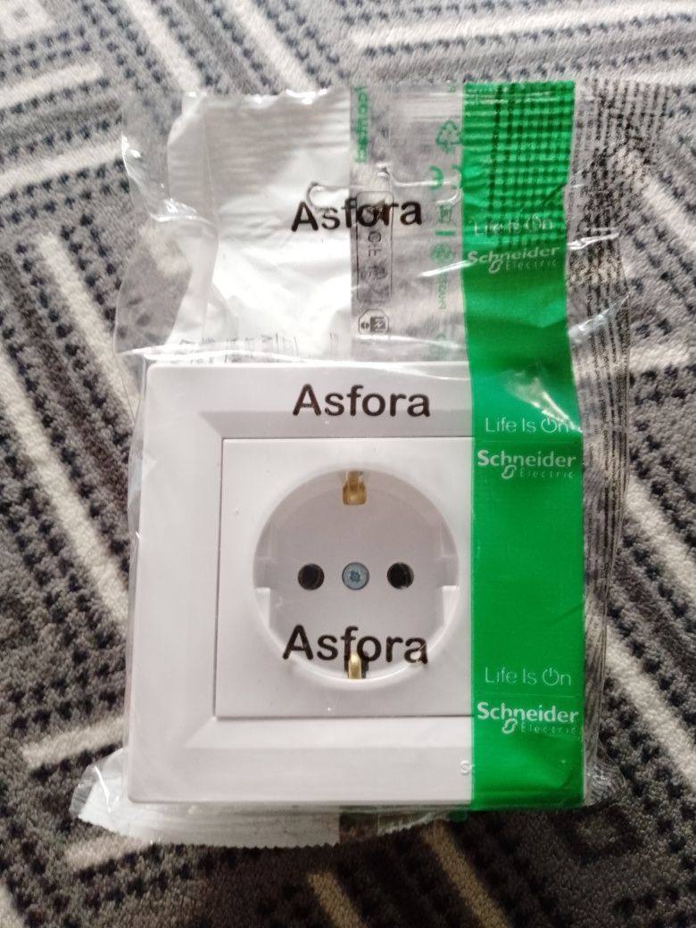 Розетка Schneider Electric Asfora