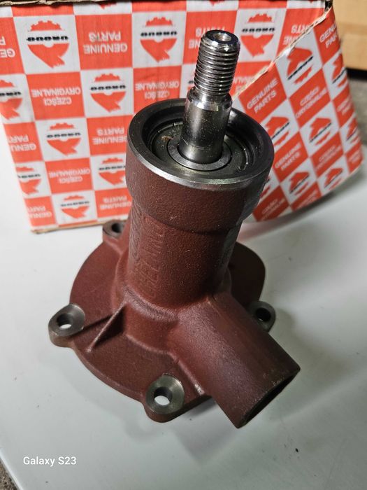Ursus C-330 Pompa wody