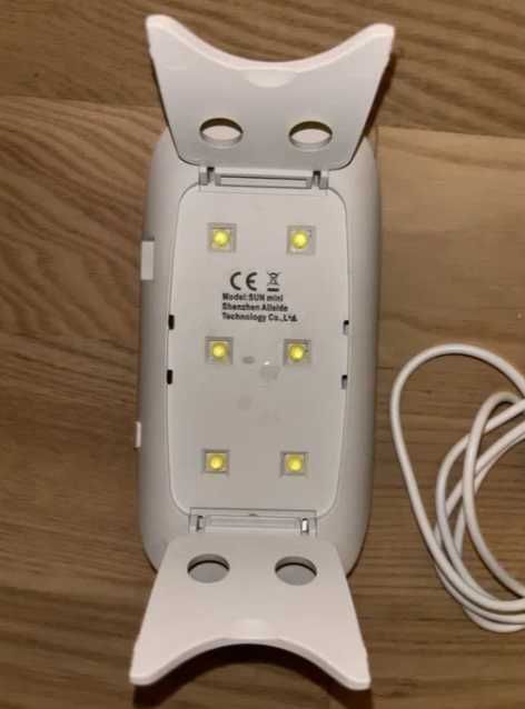 Mini lampa do paznokci