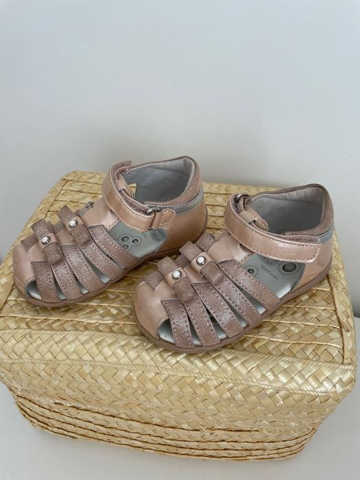 Sandálias menina Chicco