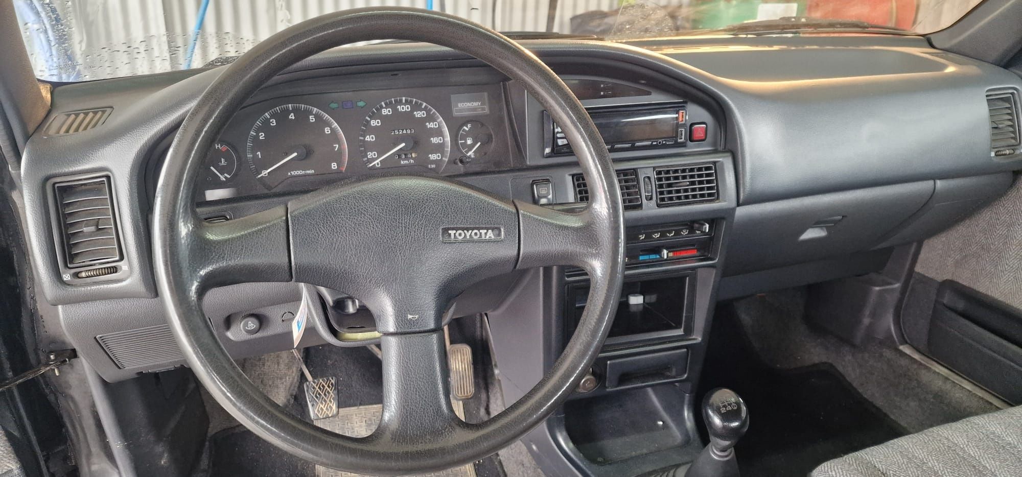 Vendo toyota a gasolina
