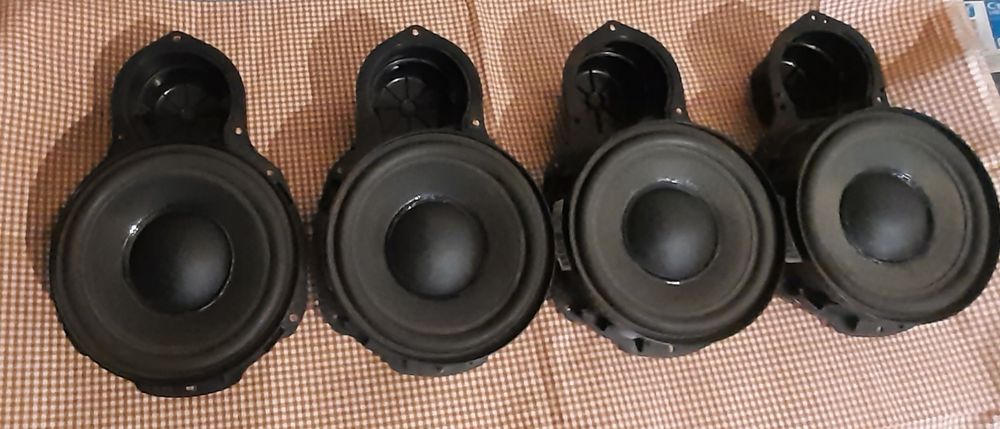 Передні дінаміки passat b6