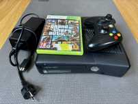 Xbox 360S 250GB + Pad + GTA V (2 płyty + mapa) – stan bardzo dobry