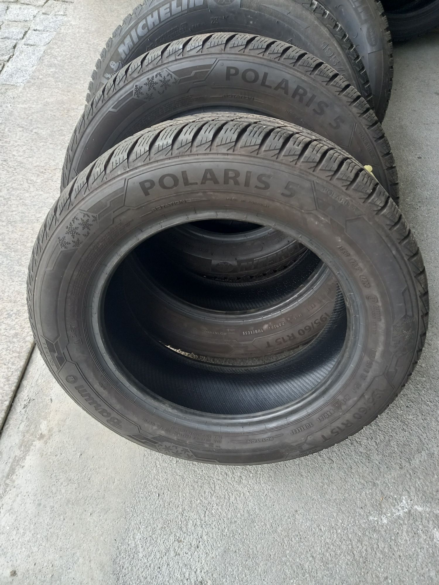 4 Pneus 195/60R15 seminovos