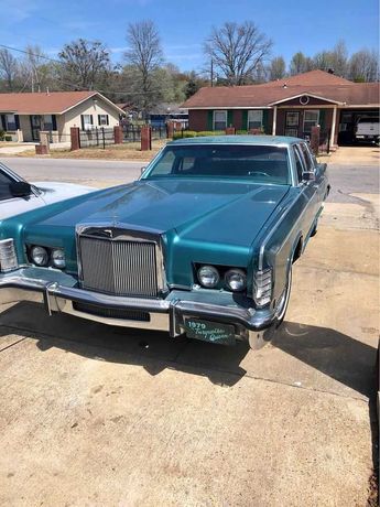 Cadillac De Ville  Lincoln Continental   Town Car