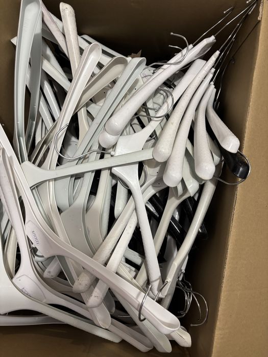 Oddam za darmo karton wieszaków