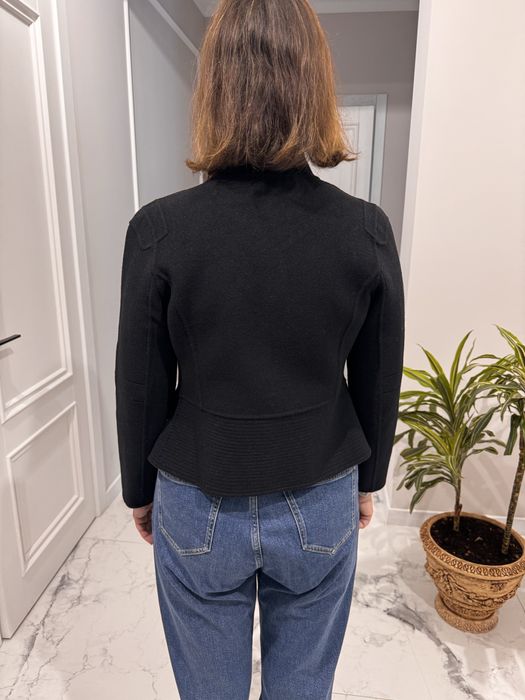 Пиджак укороченеого кроя