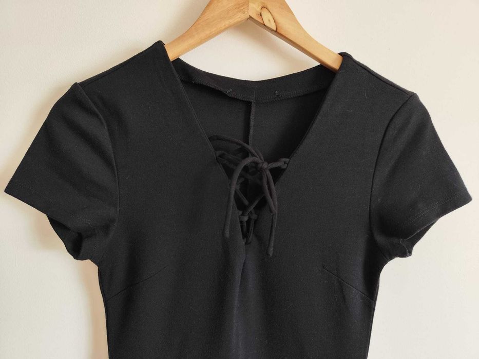 Sukienka czarna XS S tuba krótki rękaw ołówkowa dopasowana