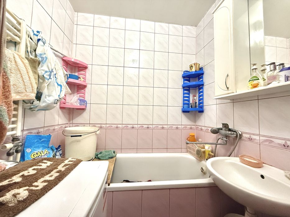 Оренда кімнати на вул. Грушевського в квартирі з хазяйкою