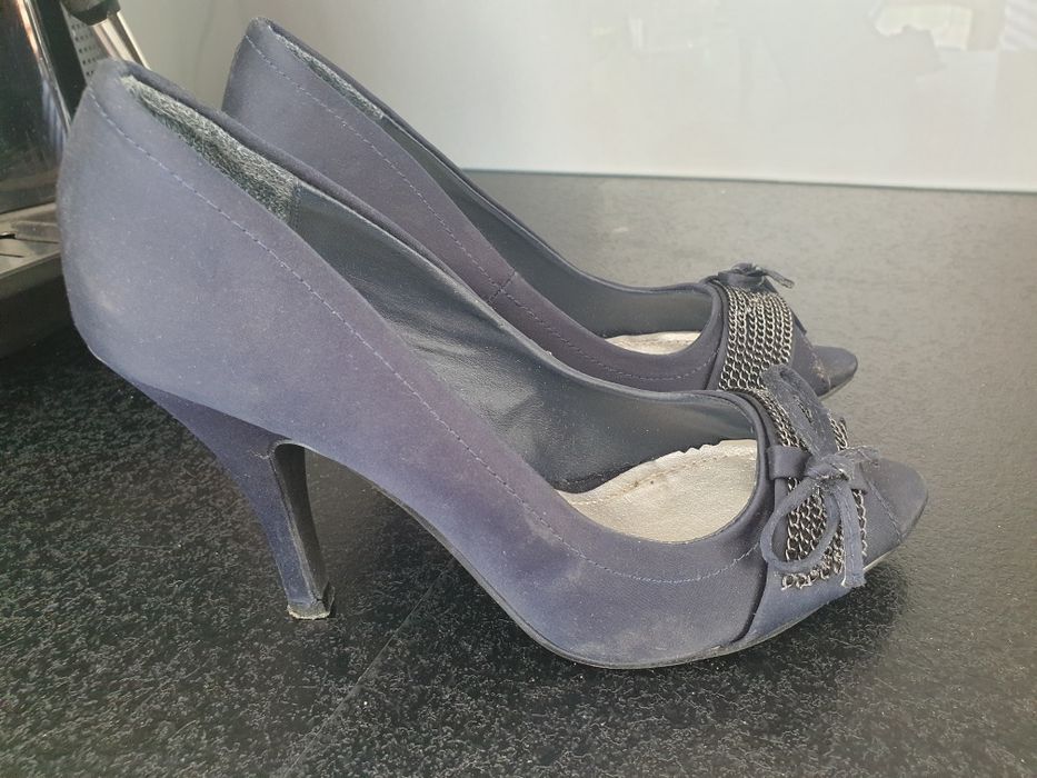 Buty granatowe na obcasie rozmiar 37