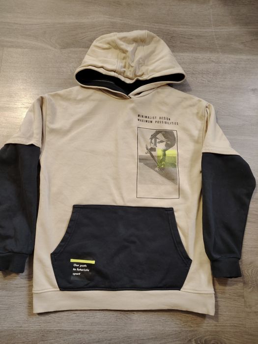 Худі - кофта на хлопця.