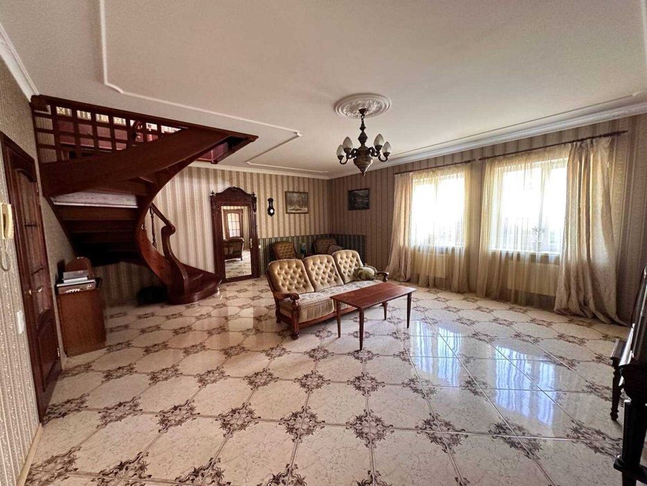 Продаж будинку, Центр