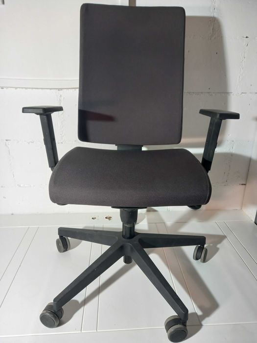 Fotel Biurowy Navigo Nowy Styl Bardzo Wygodny Pełna Regulacja