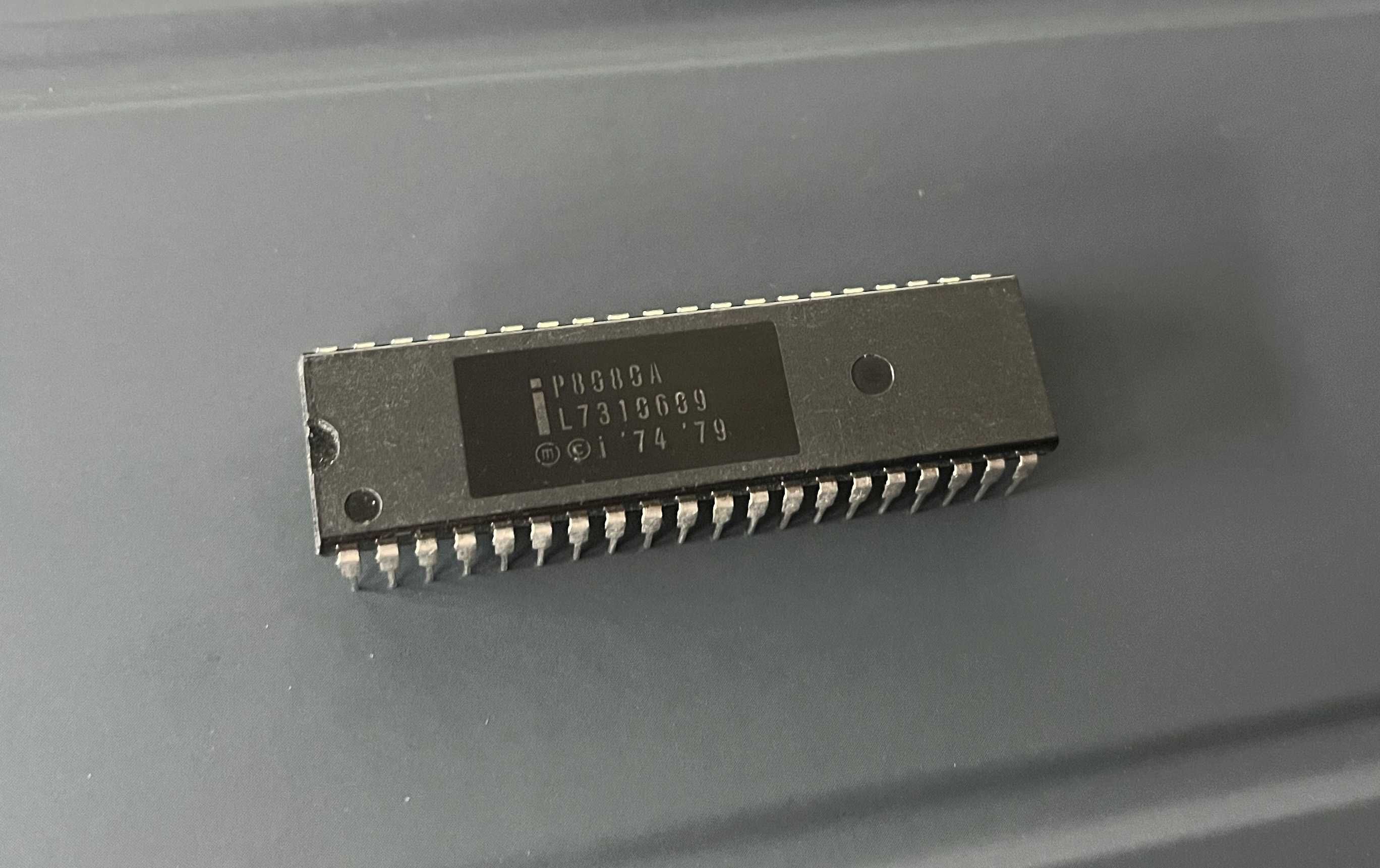 Retro mikroprocesor Intel 8080 8 bitowy 2 MHz P8080A