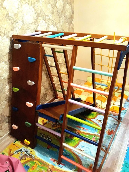 Дитячий спортивний комплекс