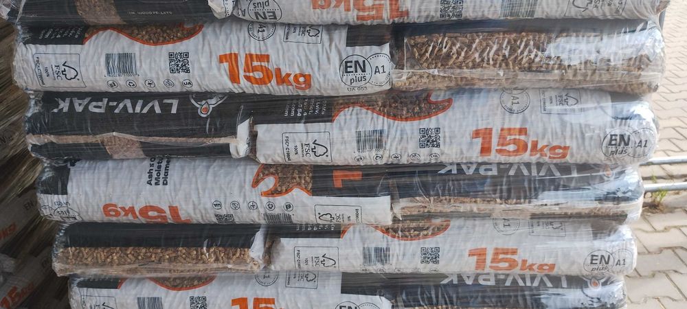 Pellet drzewny EN plus A1- 1259,05 zł (paleta 975kg, 65 worków)
