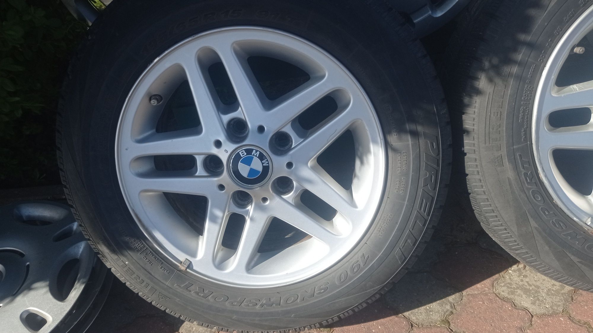 Koła BMW 6,5Jx15 Pirelli 195/65 R15