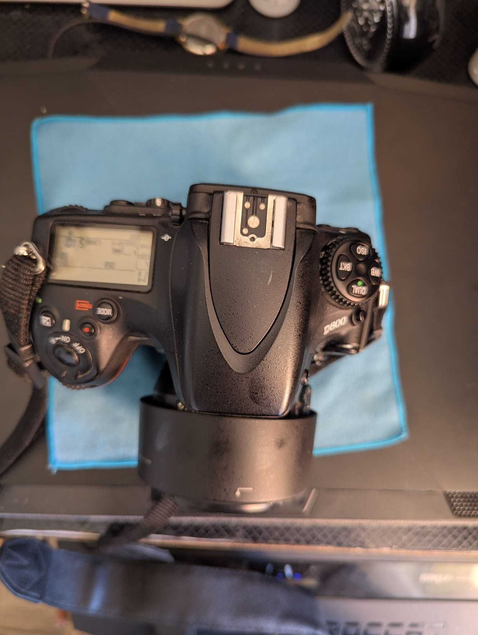Nikon D800 z małym przebiegiem.