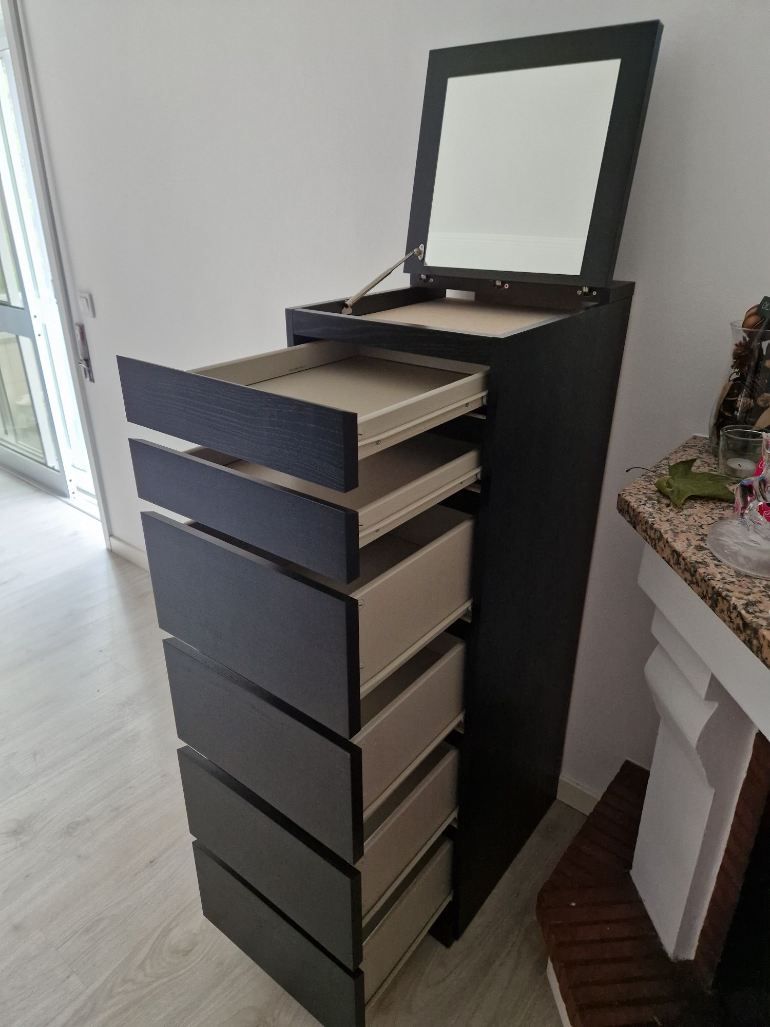 Cômoda IKEA MALM – 6 gavetas [40cm largura) – Ótimo estado!
