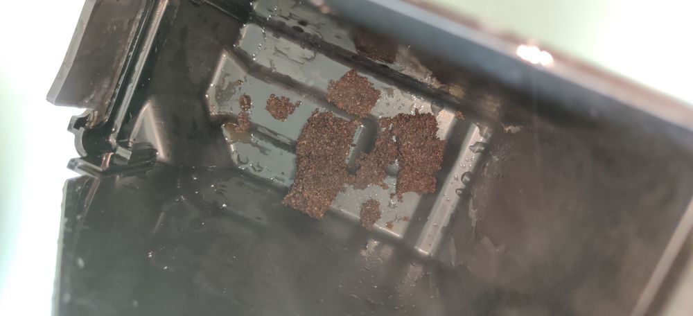 Saeco Xelsis SM7683 с молочником