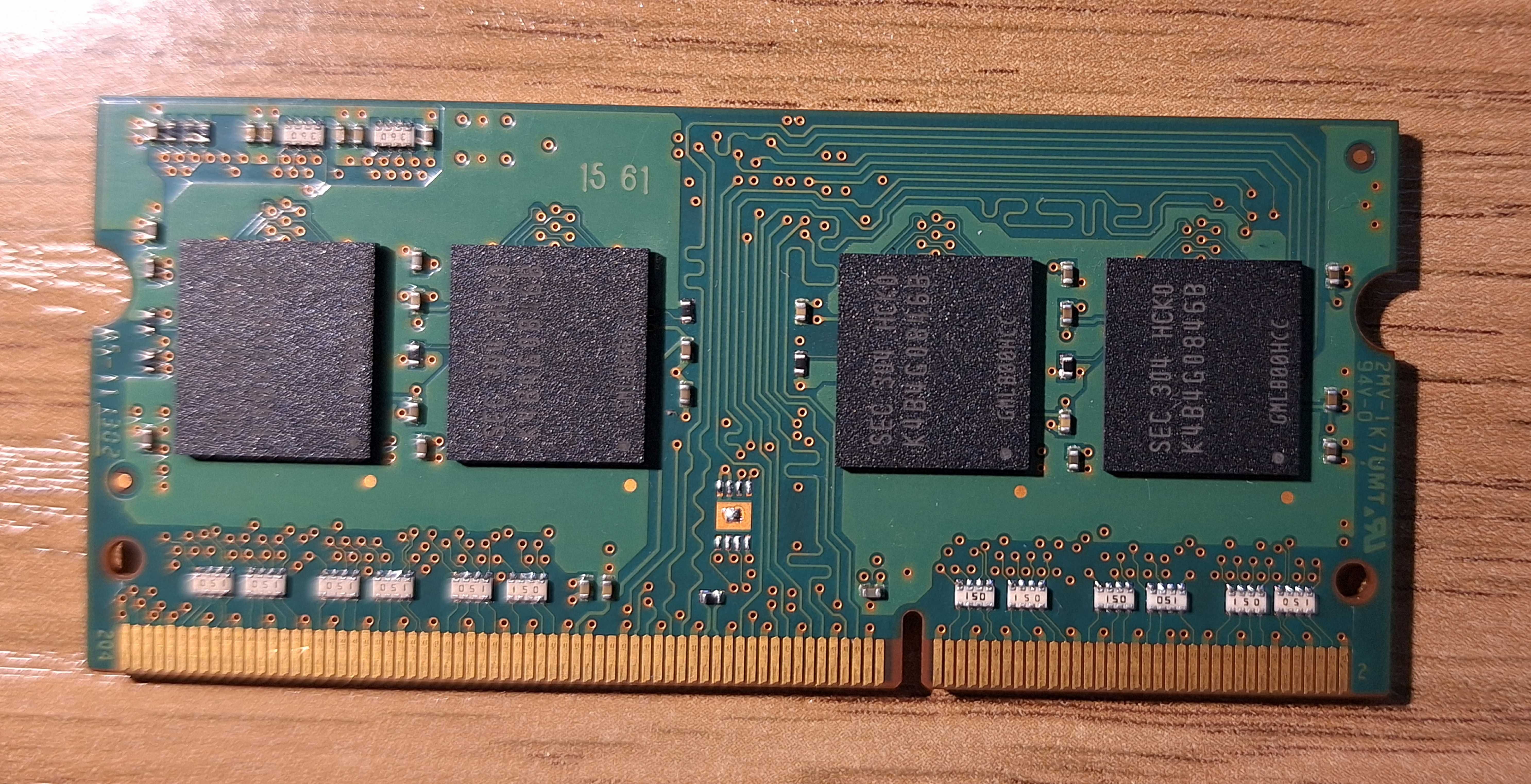 Pamięć RAM Samsung 4GB DDR3 PC3  12800s / 1600 MHz.